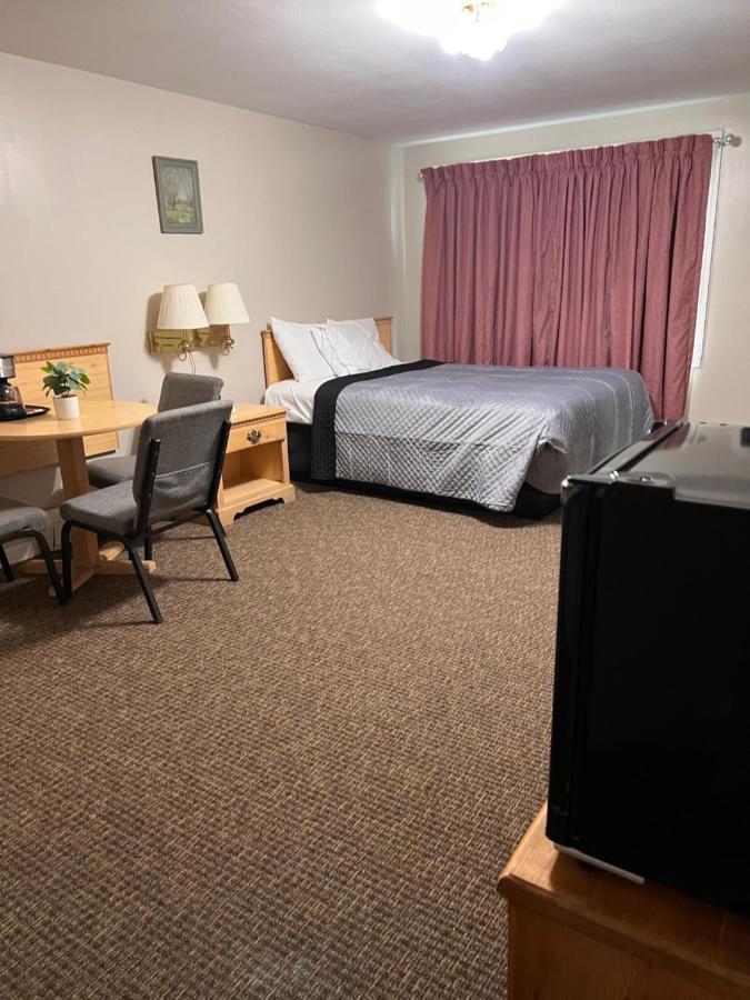 Oswego Inn ภายนอก รูปภาพ