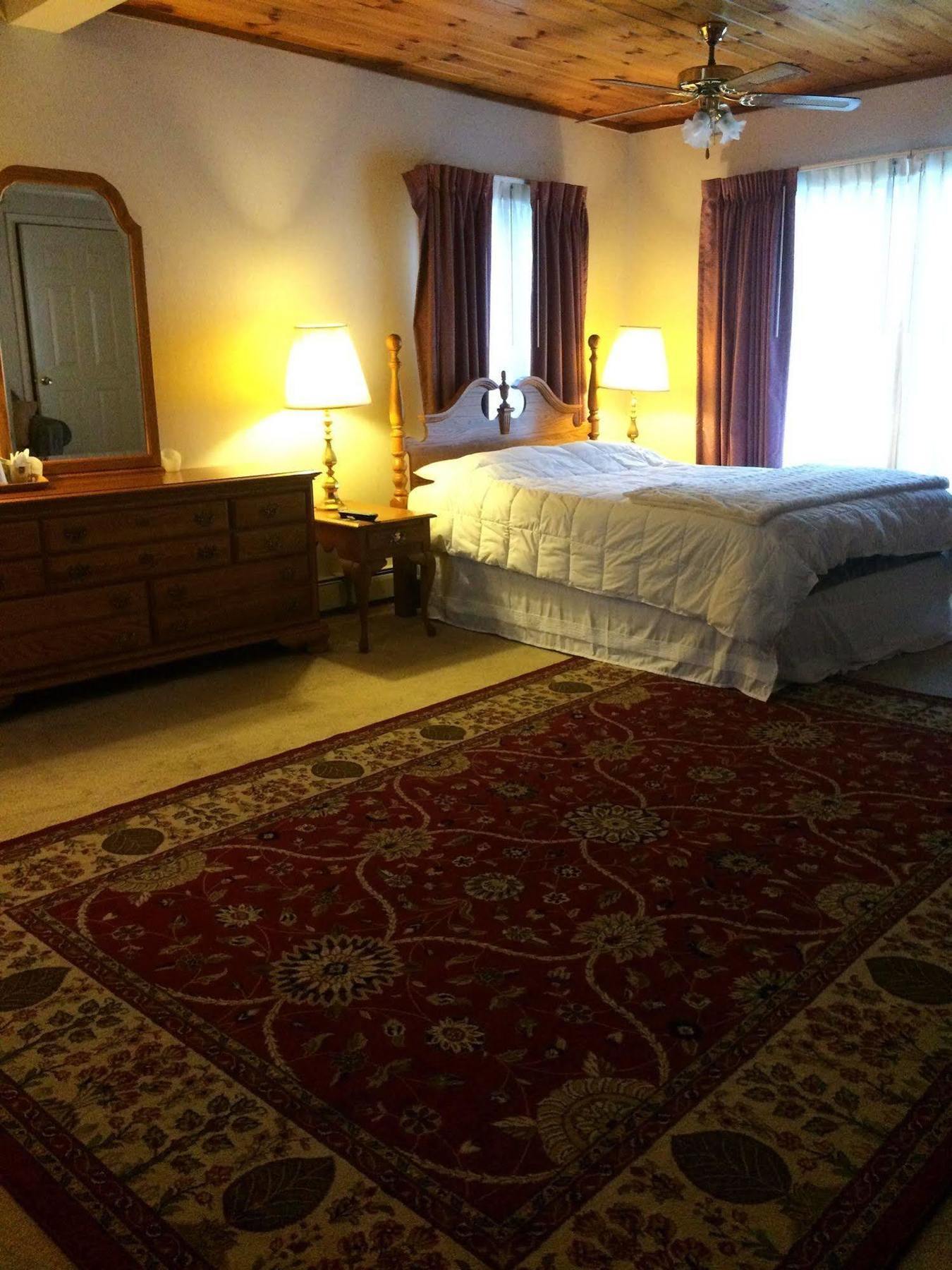 Oswego Inn ภายนอก รูปภาพ